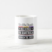 アメリカに王様はいらない 愛国的な抗議Tシャツ_1 コーヒーマグカップ (中央)