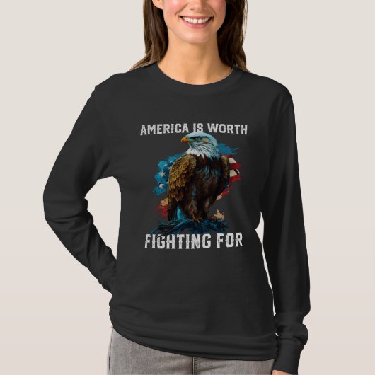 アメリカのために戦う価値あり アメリカワシ Tシャツ (正面)