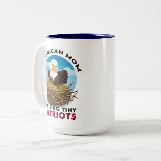 アメリカのアメリカの激しいアメリカの愛国的なハゲの巣 ツートーンマグカップ (正面左)