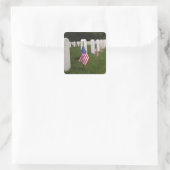 アメリカのアメリカ人退役軍人の墓の上の国旗 スクエアシール (バッグ)