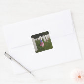 アメリカのアメリカ人退役軍人の墓の上の国旗 スクエアシール (封筒)