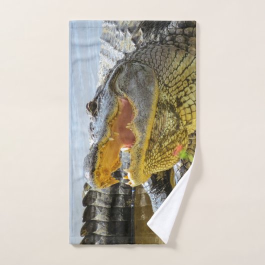 アメリカのアリゲーターが近づいてる。顔から顔 バスタオルセット (ハンドタオル)