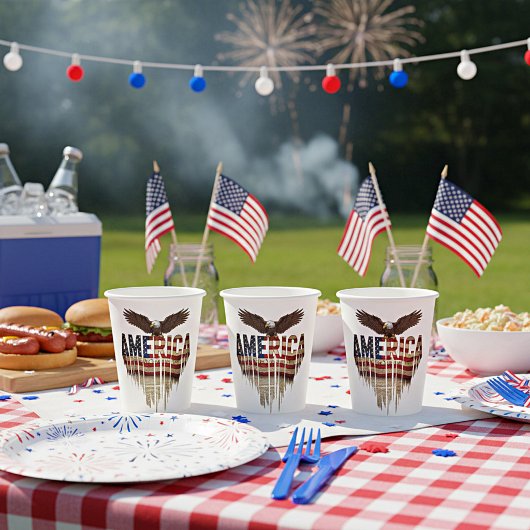 アメリカのグランジフラッグと鷹 紙コップ