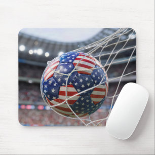 アメリカのサッカーボールがネットに入った状態 マウスパッド