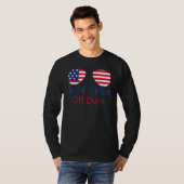 アメリカのソーシャルワーカーの最終出勤日 学校の最後の日 Tシャツ (正面フル)