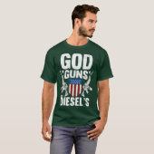 アメリカのディーゼルトラックの所有者God Guns Diesers Tシャツ (正面フル)