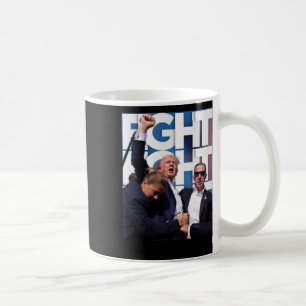 アメリカのトランプが負けないトランプの戦いで コーヒーマグカップ