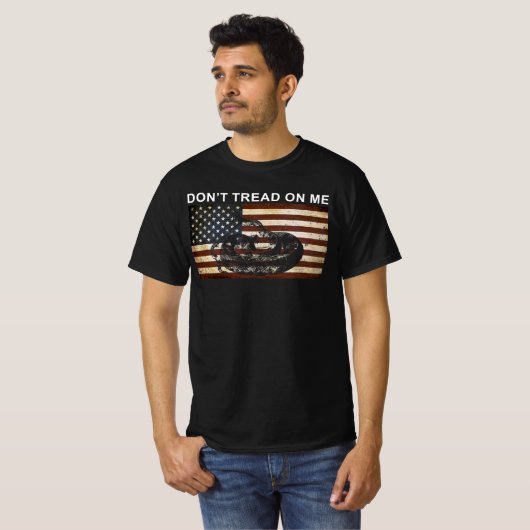 アメリカの国旗を踏まない Tシャツ (正面フル)