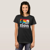 アメリカの国立公園を訪れるのが大好き Zion National Park Tシャツ (正面フル)