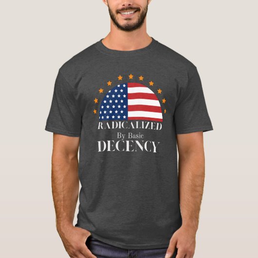 アメリカの基本礼儀旗によって急進化 Tシャツ (正面)