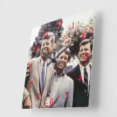 アメリカの大統領ジョン・ケネディとロバートとテッド スクエア壁時計 (傾斜)