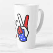 アメリカの平和！ カフェラテマグ (右アングル)