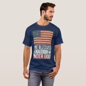 アメリカの愛国心賛美は神の下に一人 Tシャツ (正面フル)