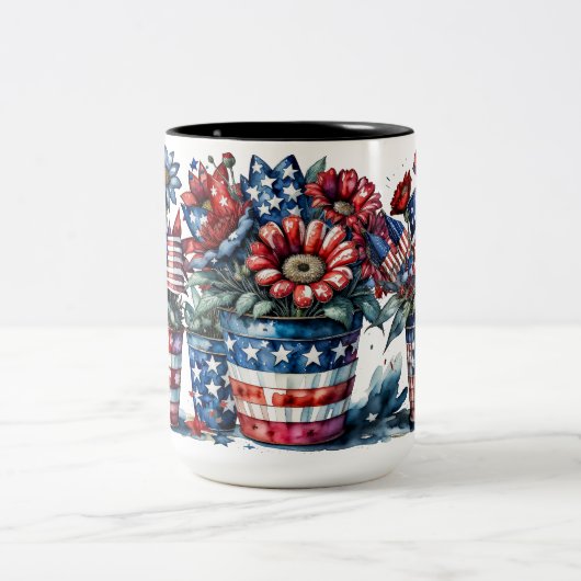 アメリカの愛国的な赤白青の花ポット ツートーンマグカップ (中央)