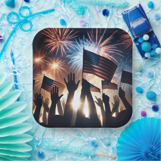 アメリカの旗と花火で群衆を囲む ペーパープレート (パーティー)