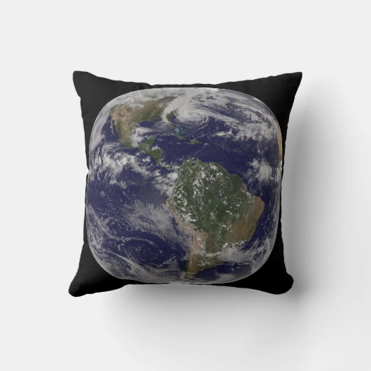 アメリカの東海岸に沿ったハリケーン「サンディ」。2 クッション (裏面)