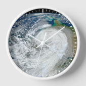 アメリカの東海岸に沿ったハリケーン「サンディ」。3 壁時計 (正面)