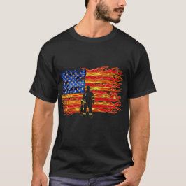 アメリカの消防士の旗 - 勇敢な炎のデザイン Tシャツ