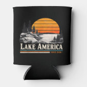 アメリカの湖 ヴィンテージ 2026 缶クーラー (正面)