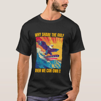 アメリカの湾でサーフィンする素晴らしい愛国的な鷲 Tシャツ