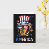 アメリカの犬 ドキシーの独立記念日Tシャツ カード (黄色い花)