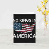 アメリカの王はトランプNo Authoritarian Iをダンプ カード (黄色い花)