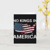 アメリカの王はトランプNo Authoritarian Iをダンプ カード (黄色い花)