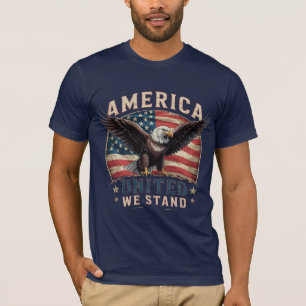 アメリカの統一された鷲に美しい愛国心 Tシャツ