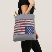 アメリカの苦悩 – 上下反転の旗 トートバッグ (クローズアップ)