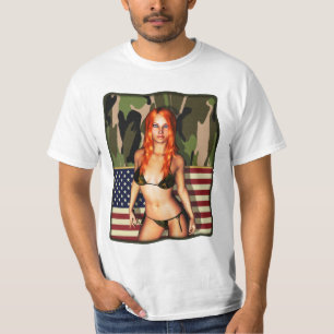 アメリカの迷彩柄のビキニの可愛い人 Tシャツ