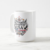 アメリカの退役軍人の娘であることを誇りに思います アメリカ軍 軍事 コーヒーマグカップ (正面左)