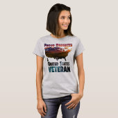 アメリカの退役軍人の娘であることを誇りに思います Tシャツ (正面フル)