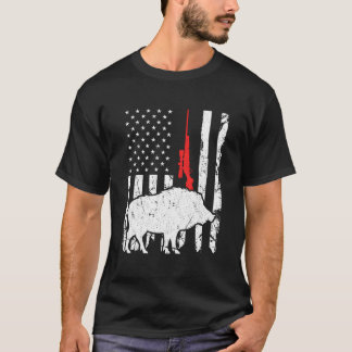 アメリカの銃を持つホッグハンティングの星条旗愛国的なデザイン Tシャツ