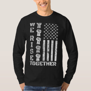 アメリカの黒旗共にアメリカのLivを上昇 Tシャツ
