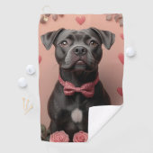 アメリカの（犬）スタッフォードとバラ – バレンタインデー ゴルフタオル (インサイチュ)