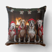 アメリカの（犬）スタッフォードバイザ暖炉クリスマス クッション (正面)