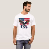 アメリカはっきりしたの愛国的イーグルと国旗のデザイン Tシャツ (正面フル)