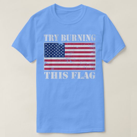 アメリカはアメリカ愛国心を燃やそうとしている Tシャツ (デザイン正面)