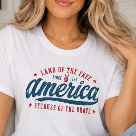 アメリカは勇敢な人たちのおかげTシャツ Tシャツ