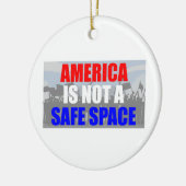 アメリカは安全な宇宙ではない セラミックオーナメント (左)