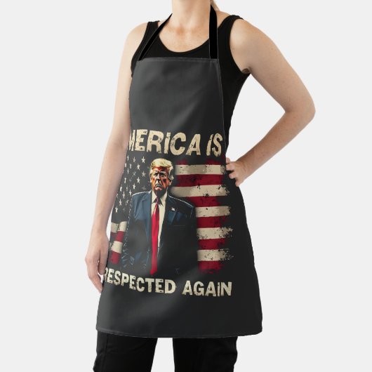 アメリカは7月4日に再びトランプUSAに尊敬されている エプロン (インサイチュ)