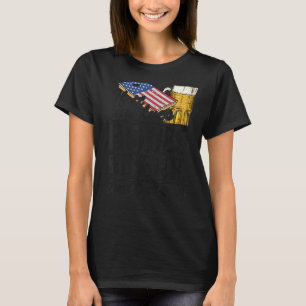 アメリカもし国旗Cに穴とビールの数を含む Tシャツ