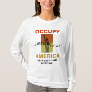 アメリカを保占領せよ炎の燃え盛り! Tシャツ