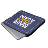 アメリカを再び信心深くする ラップトップスリーブ (正面下部)