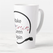 アメリカを再び電気自動車の充電器にする カフェラテマグ (右アングル)