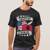 アメリカアルバニア国旗のシャツ（半アルバニア） Tシャツ (正面)