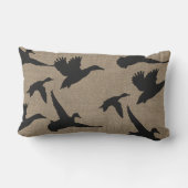 アメリカガモはフェイクなバーラップの姓のシルエットを描きます ランバークッション (裏面)