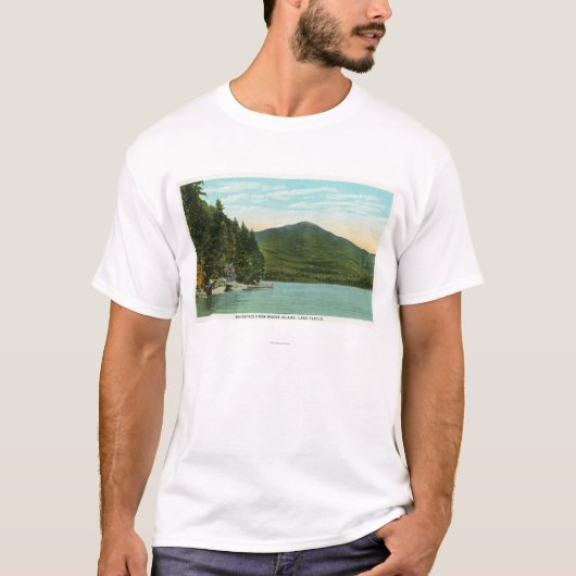 アメリカヘラジカの島からのWhiteface山の眺め Tシャツ (正面)