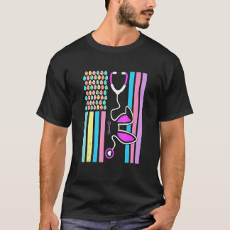 アメリカンエッグ国旗の聴診器バニーナース医 Tシャツ