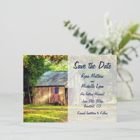 アメリカンカントリーなサビれた納屋と国旗のウェディングSave the Date 招待状 (スタンド正面)